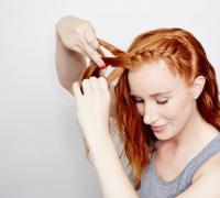 Пучок с косой: пошаговый урок с фото простой прически для девушек Пучок с косичкой сзади поэтапно